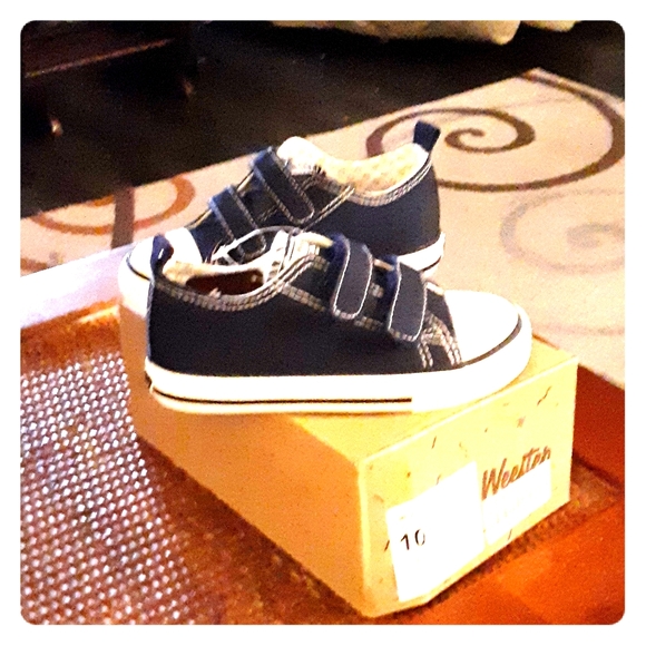 Boy/Girl Shoe👣 - Picture 1 of 4